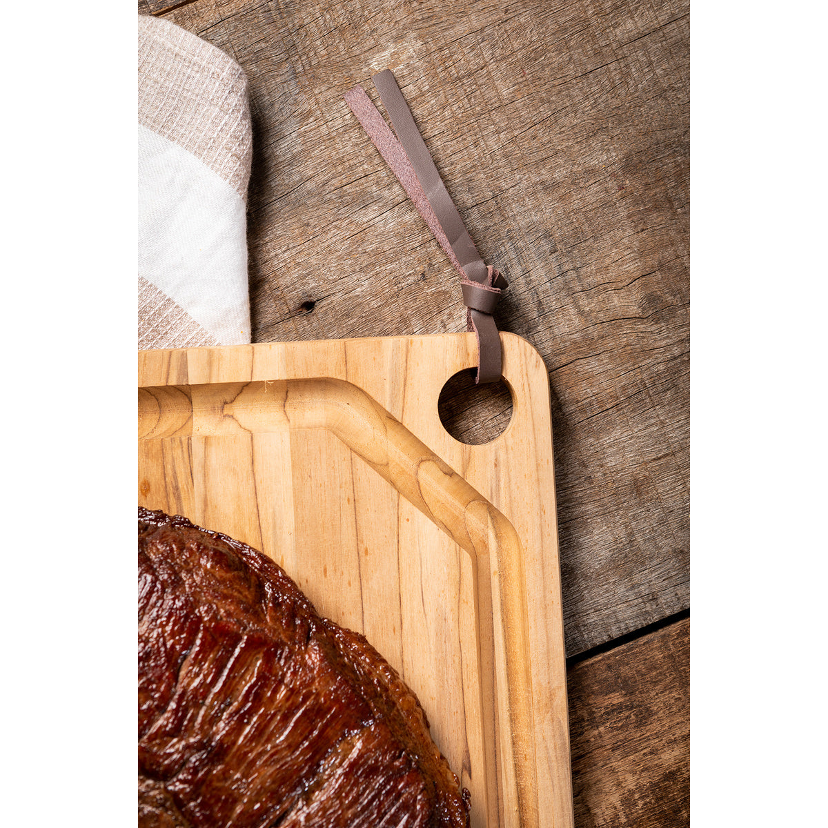 TABLA DE TECA PARA PRESENTACION Y CORTE 49 X 28 X 2,2CM - CHURRASCO ESSENCIAL