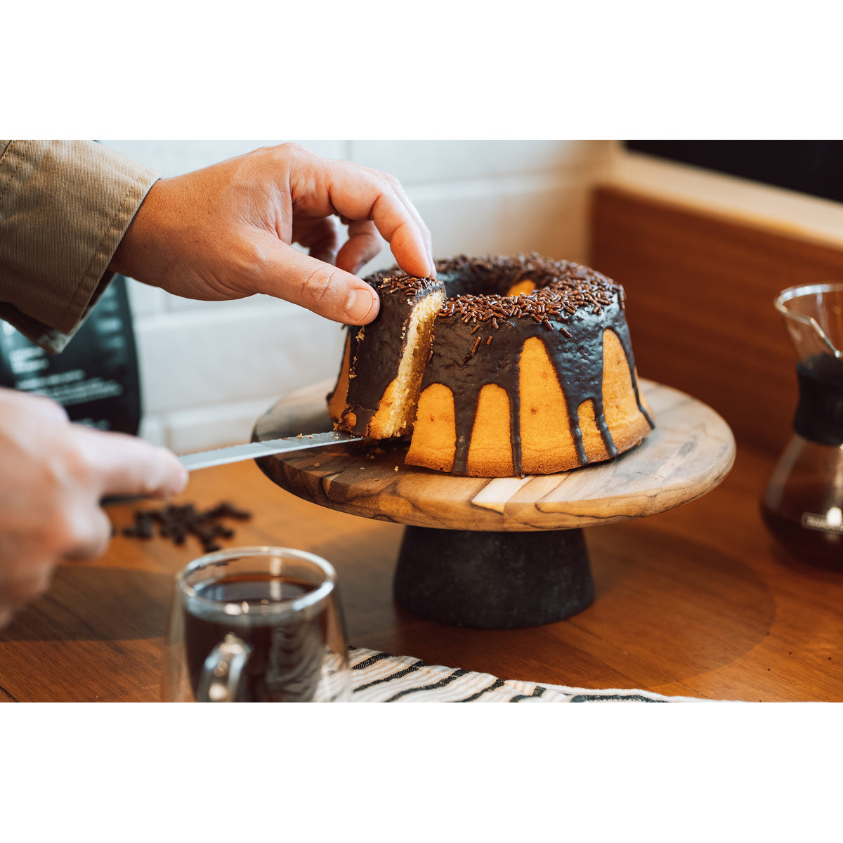Tabla Soporte para Tarta de Madera Teca con base de piedra Provence 32 x 13 cm