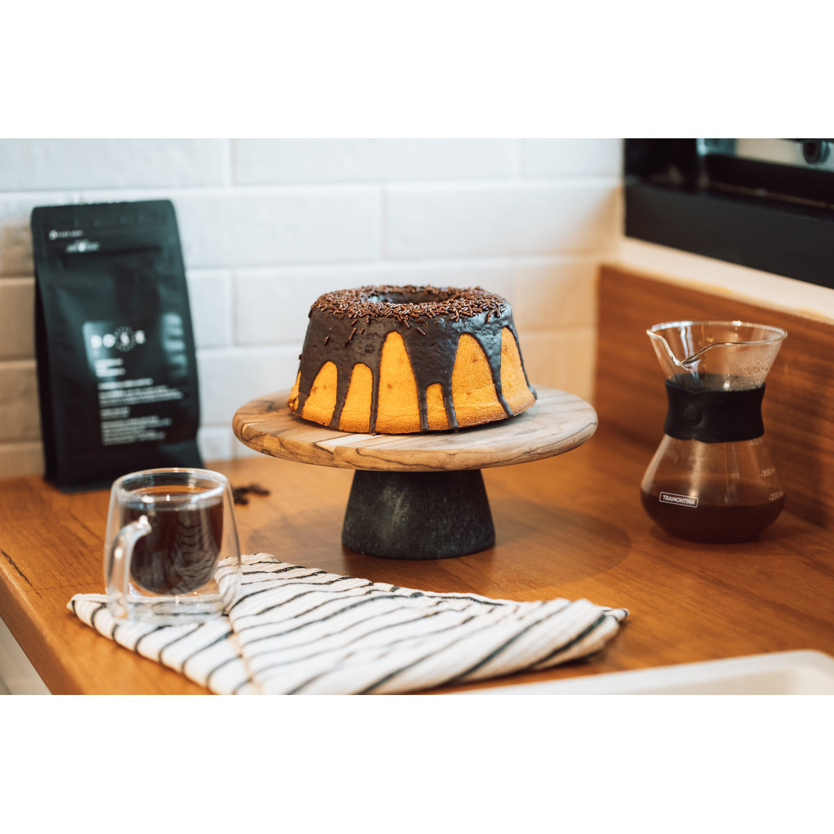 Tabla Soporte para Tarta de Madera Teca con base de piedra Provence 32 x 13 cm