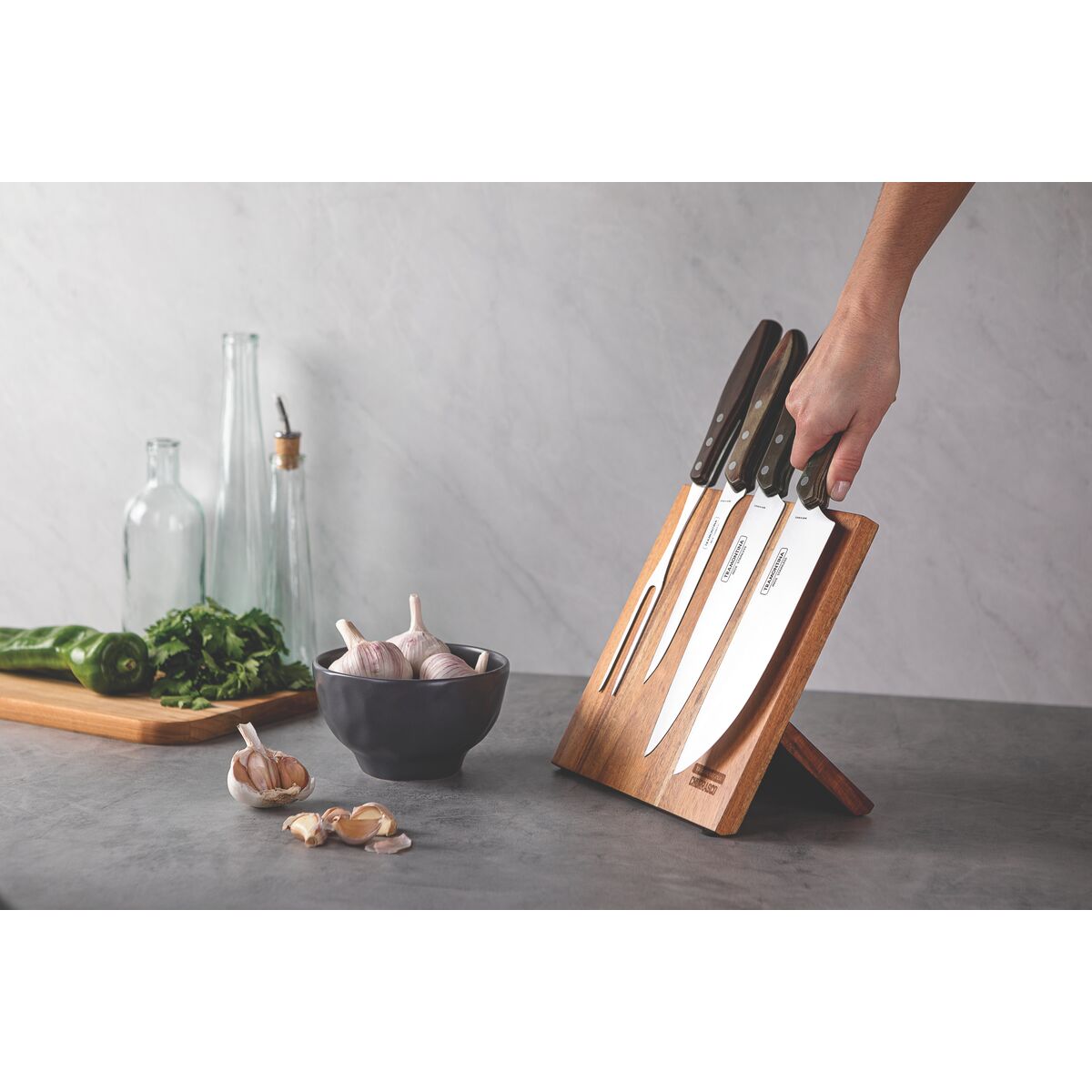 JUEGO C/ SOPORTE MAGNÉTICO DE CUCHILLOS 5PZAS. - POLYWOOD CASTAÑO