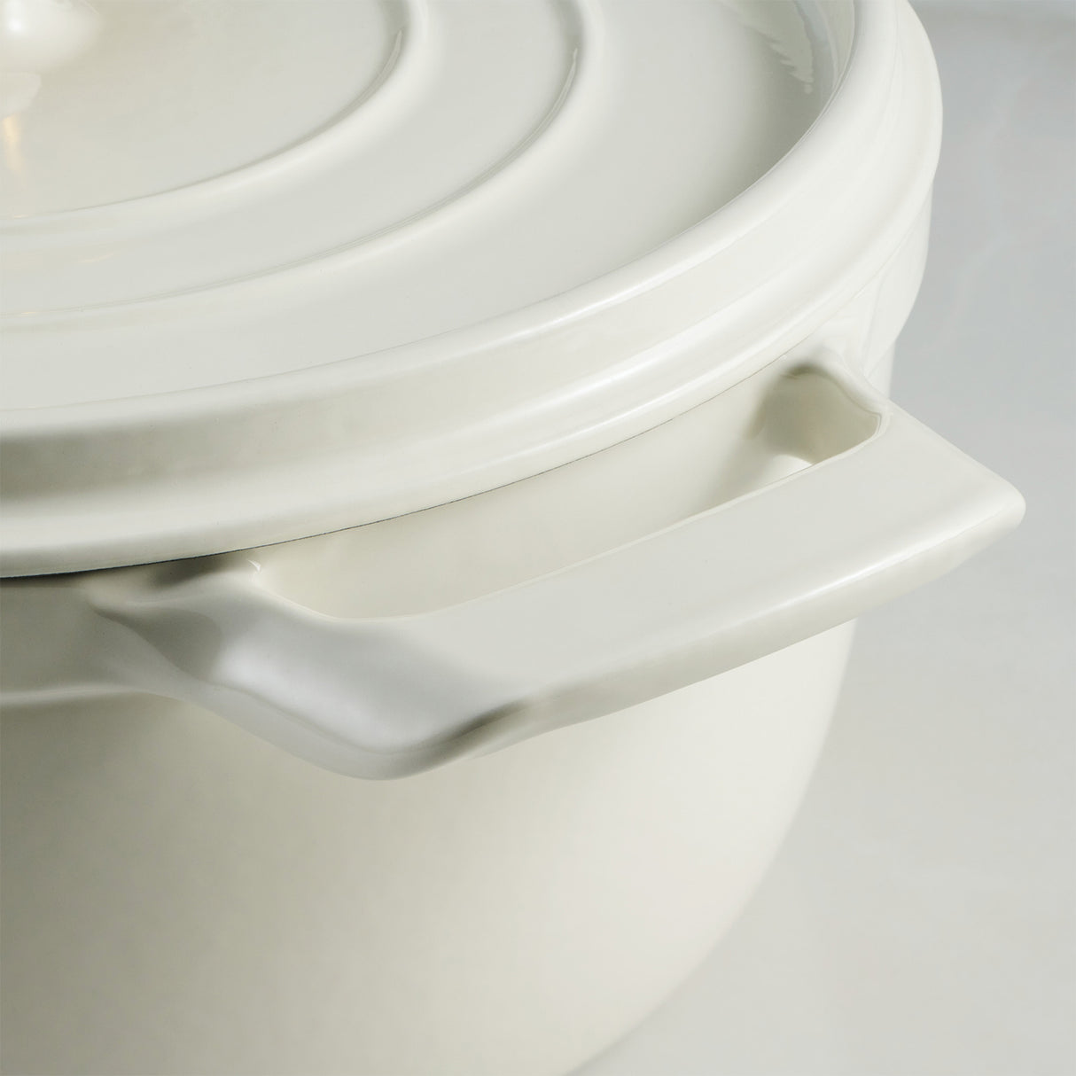 Tramontina Cocotte con Tapa de Hierro Fundido Esmaltado Latte 22 cm