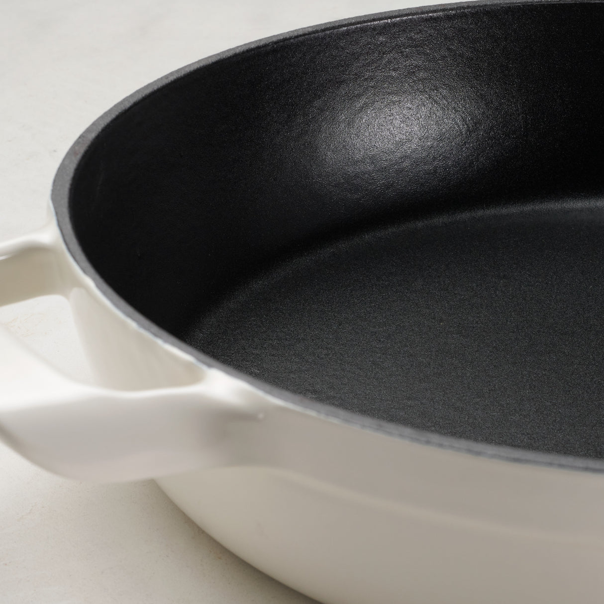 Tramontina Cazuela Baja con Tapa de Hierro Fundido Esmaltado Latte 30 cm - 3,8 L