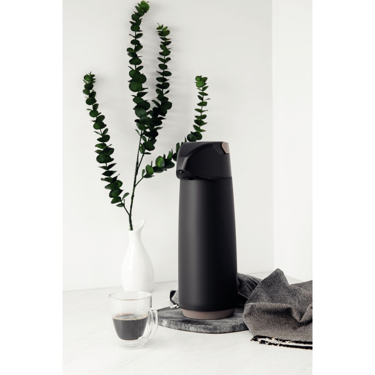 TERMO CON SIFÓN 1.8L. - NEGRO