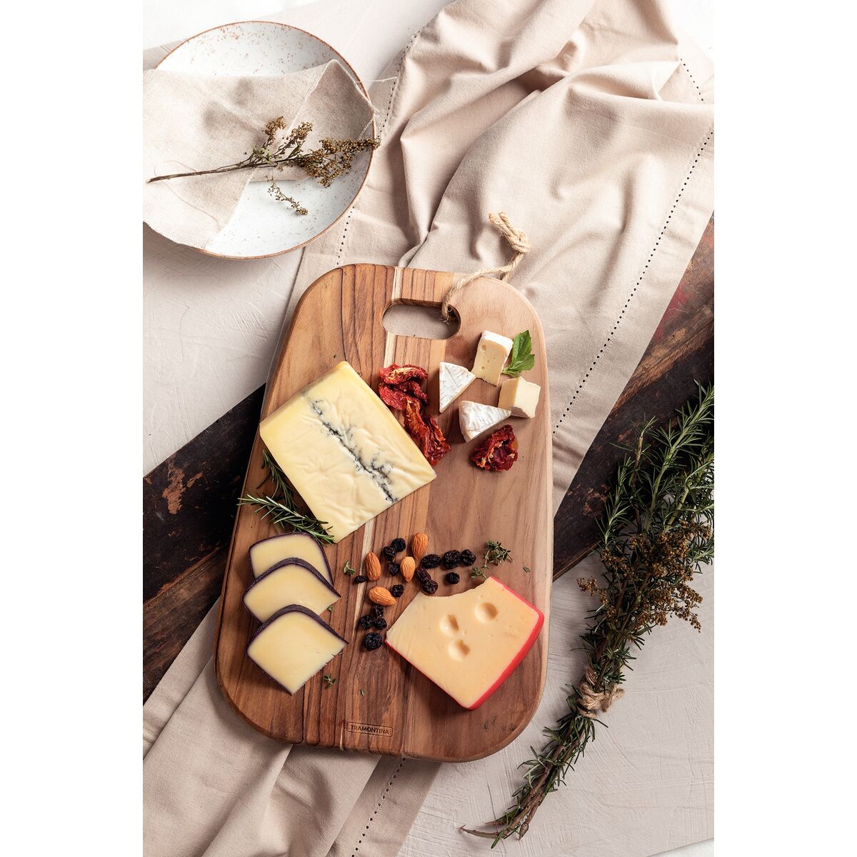 TABLA DE TECA PARA SERVICIO Y PRESENTACION 40 X 27 X 1,8CM - PROVENCE FSC